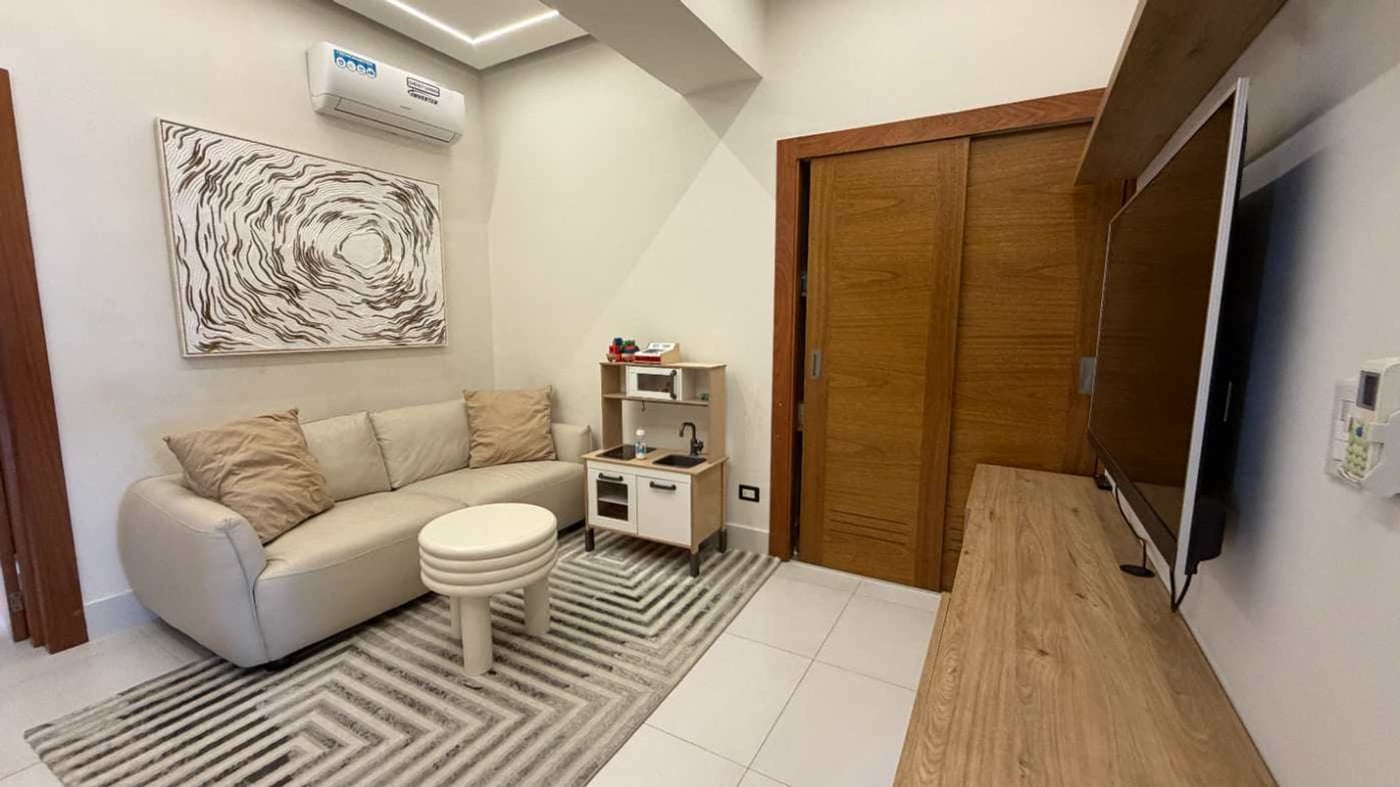 Apartamento alquiler Piso alto amueblado 3 parqueo – foto 6