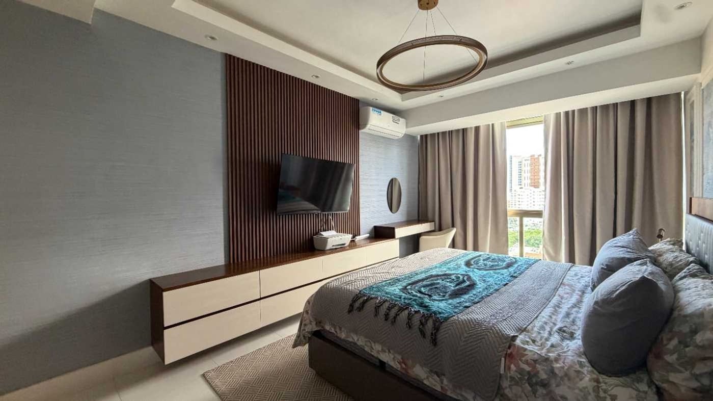 Apartamento alquiler Piso alto amueblado 3 parqueo – foto 5