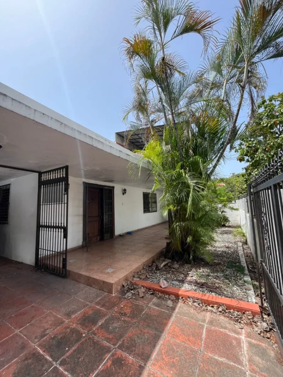 VENDO CASA SOLAR EN EL ENSANCHE OZAMA – foto 9