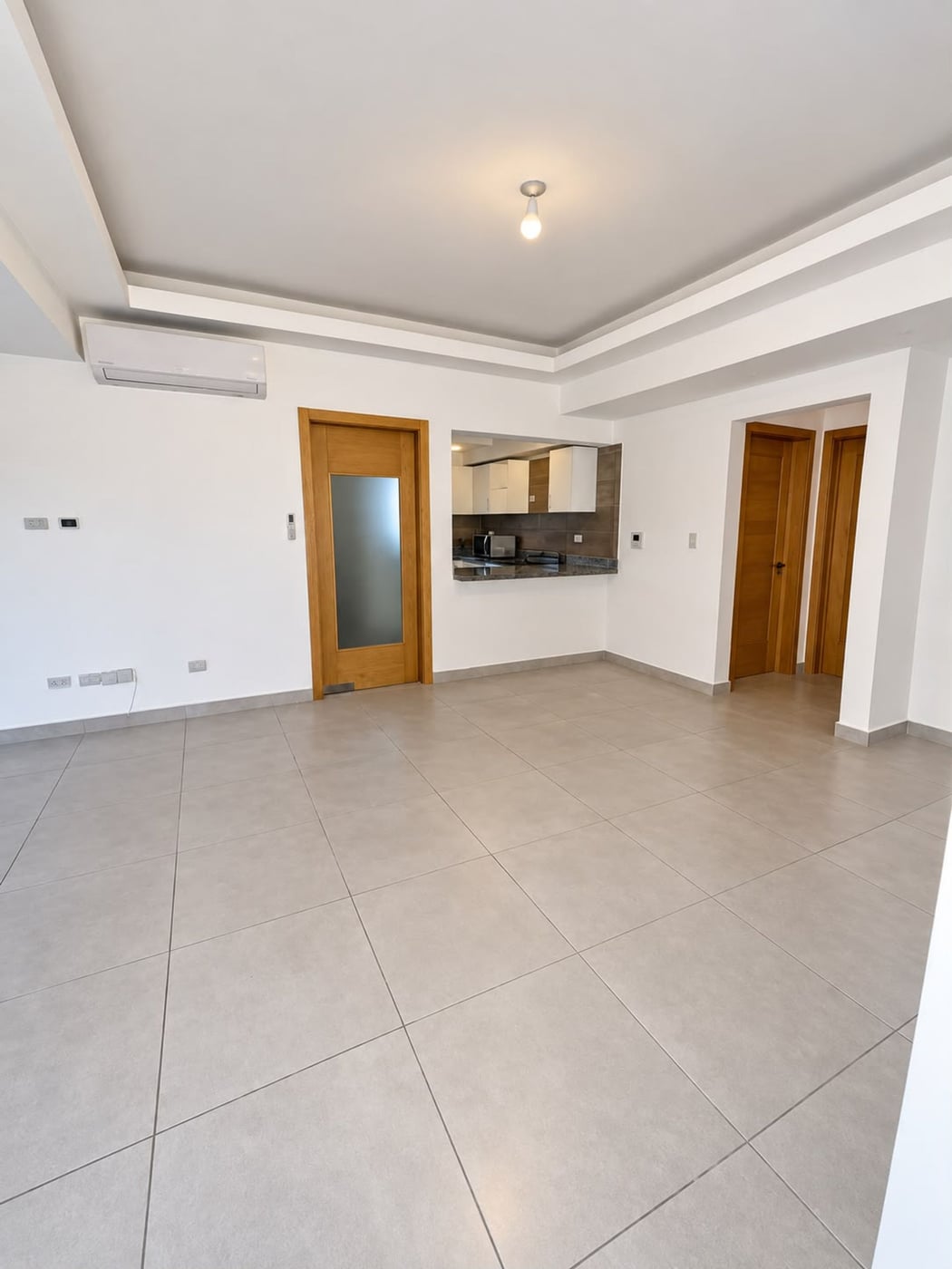 APARTMAMENTO CON LINEA BLANCA EN ALQUILER – foto 2