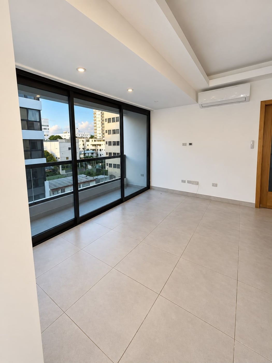APARTMAMENTO CON LINEA BLANCA EN ALQUILER – foto 1