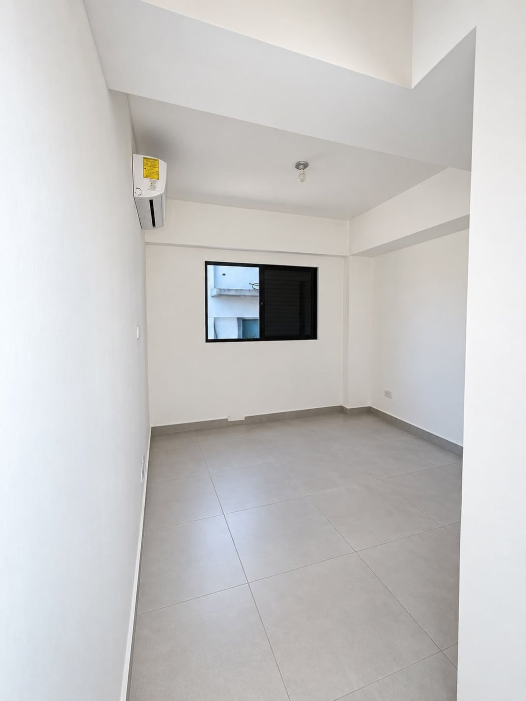 APARTMAMENTO CON LINEA BLANCA EN ALQUILER – foto 12
