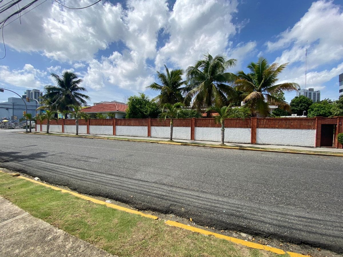 "Inversión Segura en Piantini – foto 2