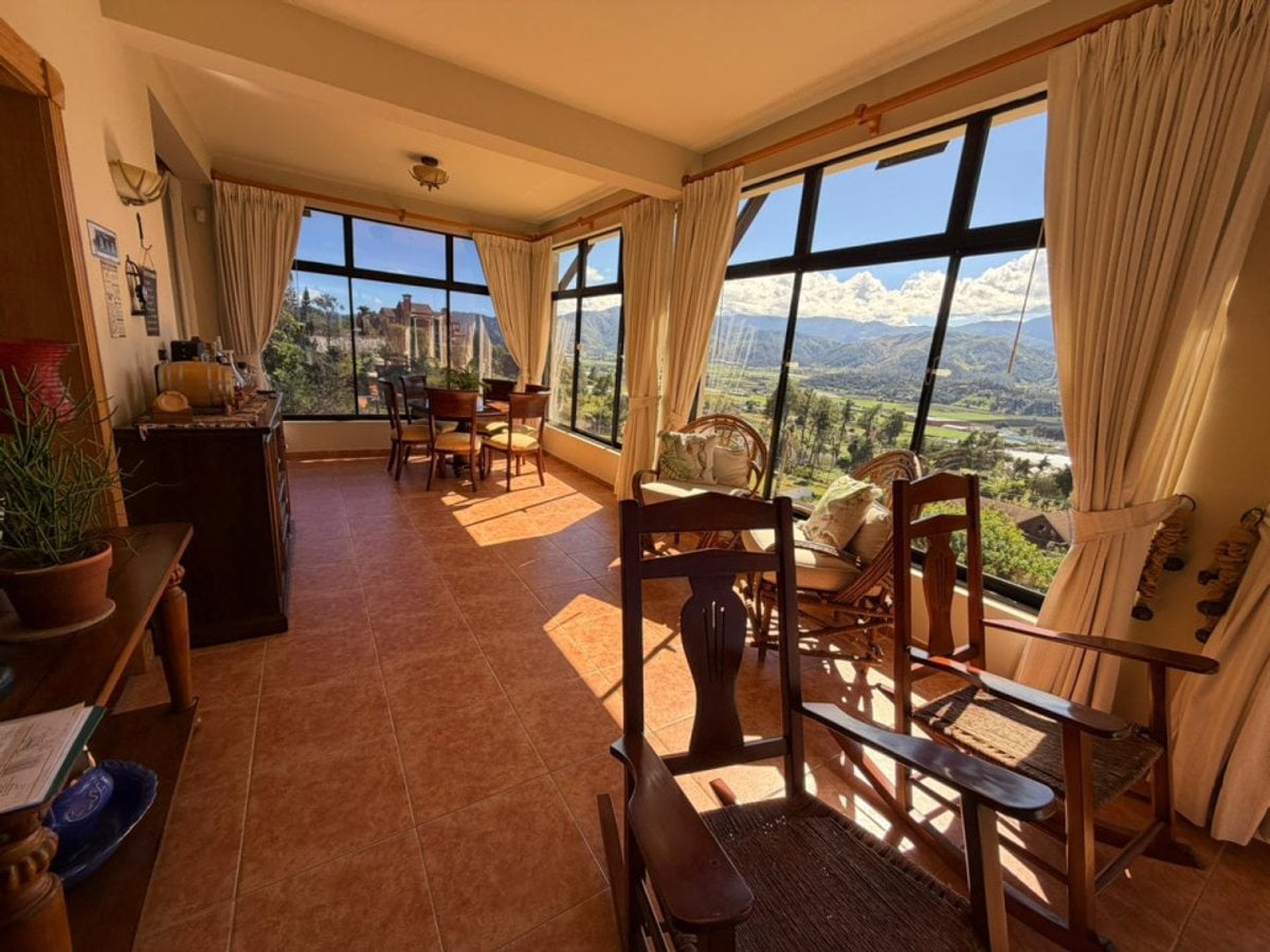 VILLA EN CONSTANZA CON VISTA AL VALLE – foto 1