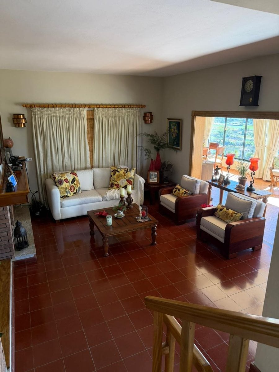 VILLA EN CONSTANZA CON VISTA AL VALLE – foto 2