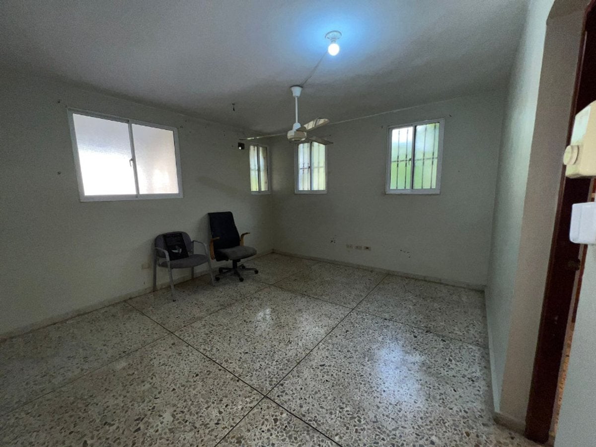 Casa Espaciosa en Santiago, Sector Espaillat – foto 3