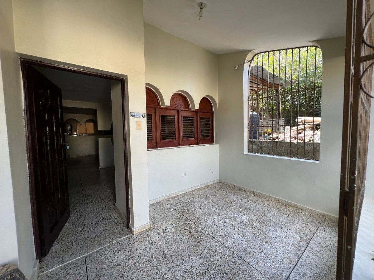 Casa Espaciosa en Santiago, Sector Espaillat – foto 8
