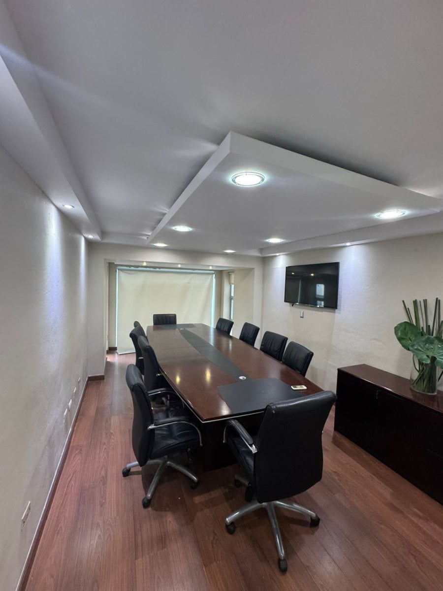 Edificio Comercial Amueblado en Alquiler – foto 2