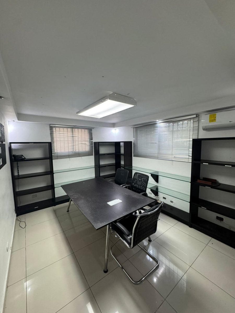 Edificio Comercial Amueblado en Alquiler – foto 7
