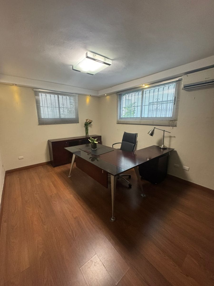 Edificio Comercial Amueblado en Alquiler – foto 3