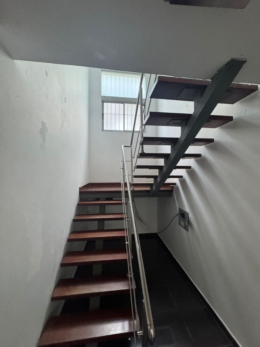 Edificio Comercial Amueblado en Alquiler – foto 9