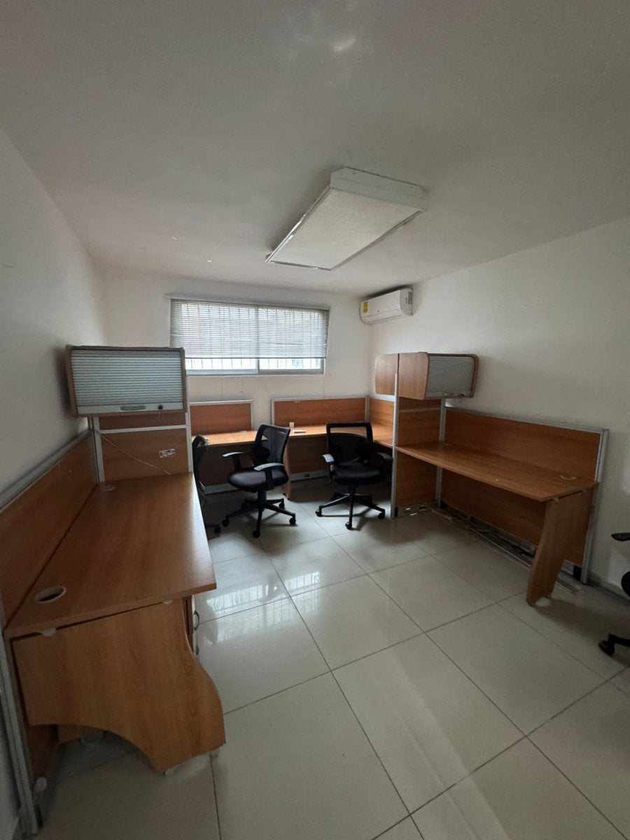 Edificio Comercial Amueblado en Alquiler – foto 6