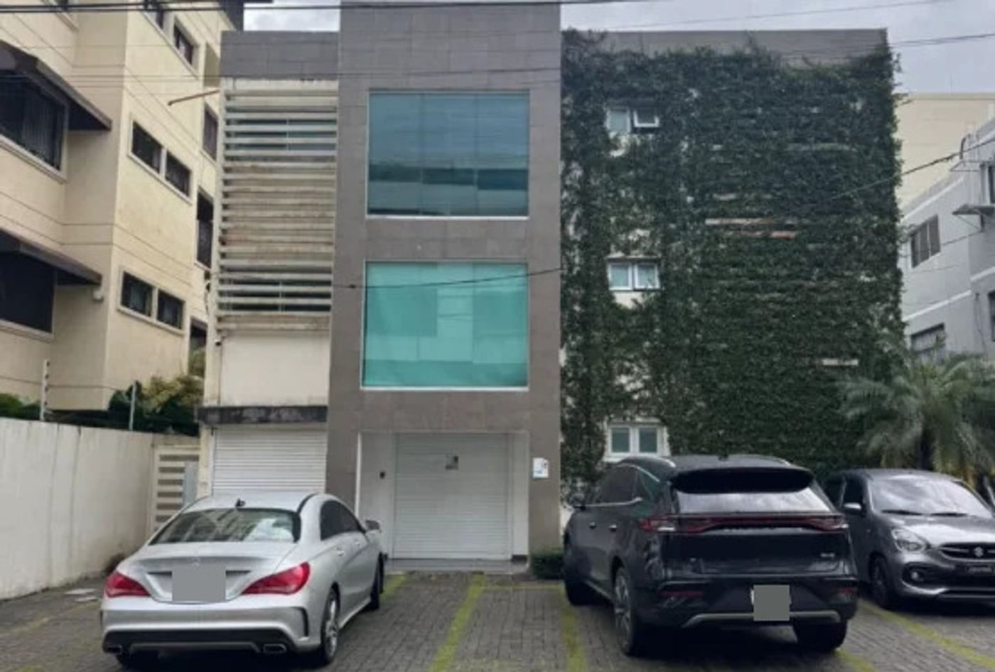 Edificio Comercial Amueblado en Alquiler – foto 1