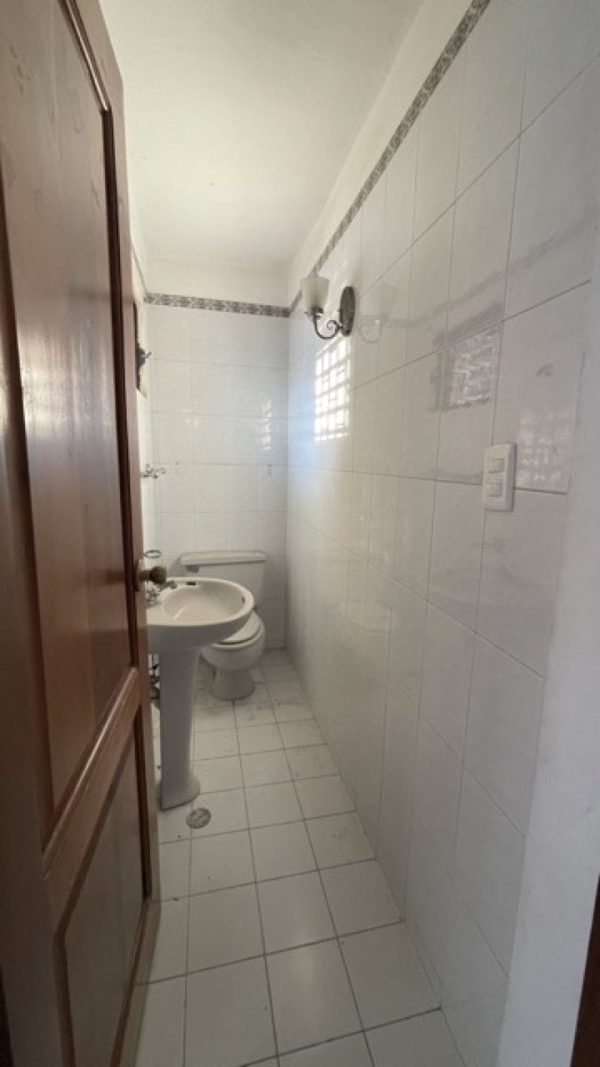 Casa de 4 habitaciones urbanizacion los Restauradores – foto 7