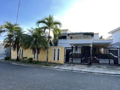 Casa de 4 habitaciones urbanizacion Los Restauradores – foto 1