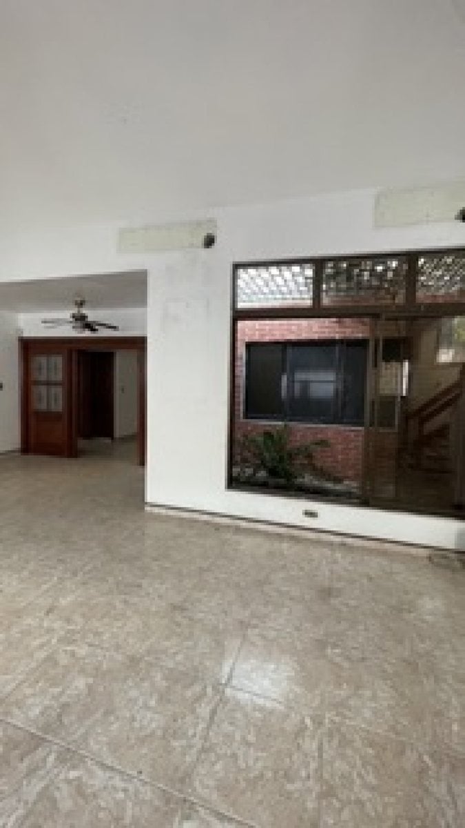 Casa de 4 habitaciones urbanizacion los Restauradores – foto 5