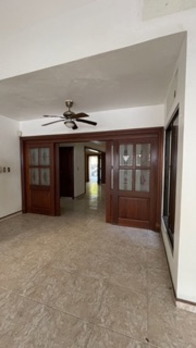 Casa de 4 habitaciones urbanizacion los Restauradores – foto 3