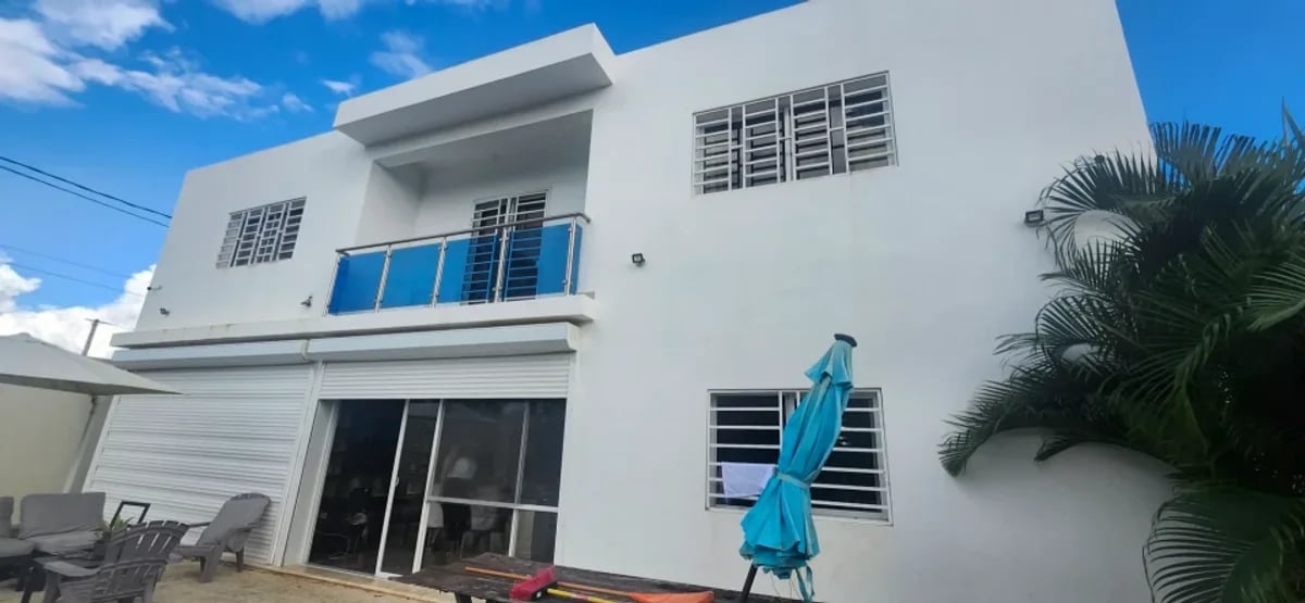 COGEDORA RESIDENCIA EN BENERITO, LA ROMANA – foto 2