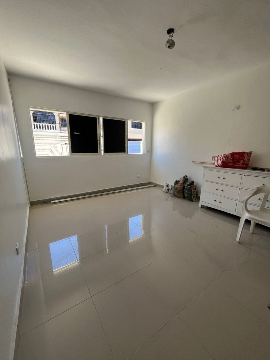 CASA PROXIMO A LA AV. ESPAÑA – foto 5