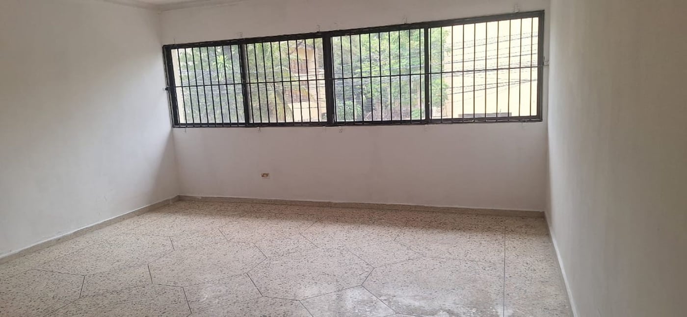LOCAL COMERCIAL EN ALQUILER 450 M² BELLA VISTA SAN – foto 2
