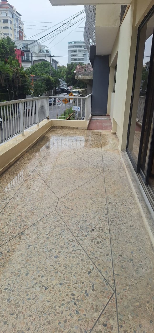 LOCAL COMERCIAL EN ALQUILER 450 M² BELLA VISTA SAN – foto 5