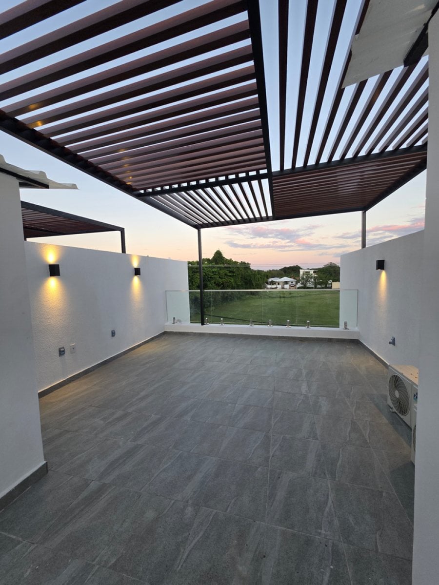 2BR Townhouse | Pool + Rooftop | Playa Chiquita – foto 9