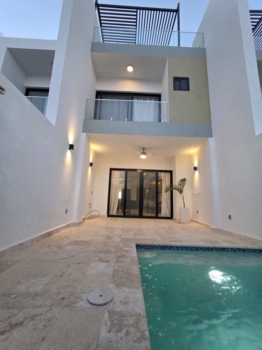 2BR Townhouse | Pool + Rooftop | Playa Chiquita – foto 2