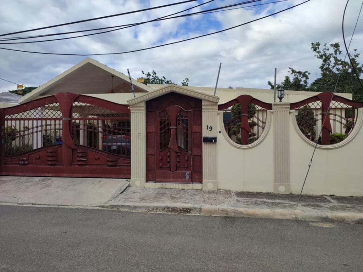 CASA EN VENTA 3 DORMITORIOS VISTA HERMOSA SANTO DO – foto 1