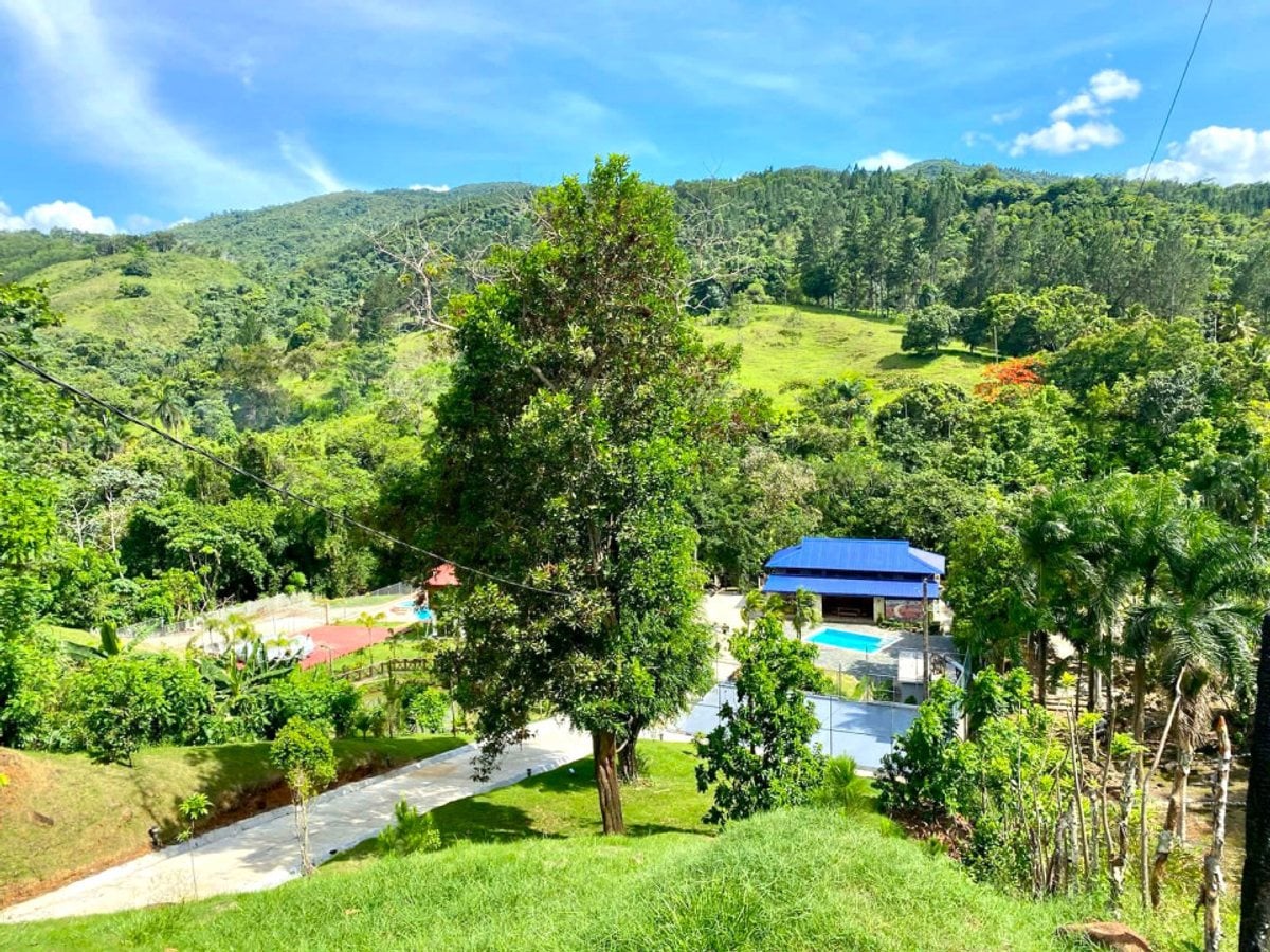 Villa en Bonao con Piscina y Jardín – foto 2