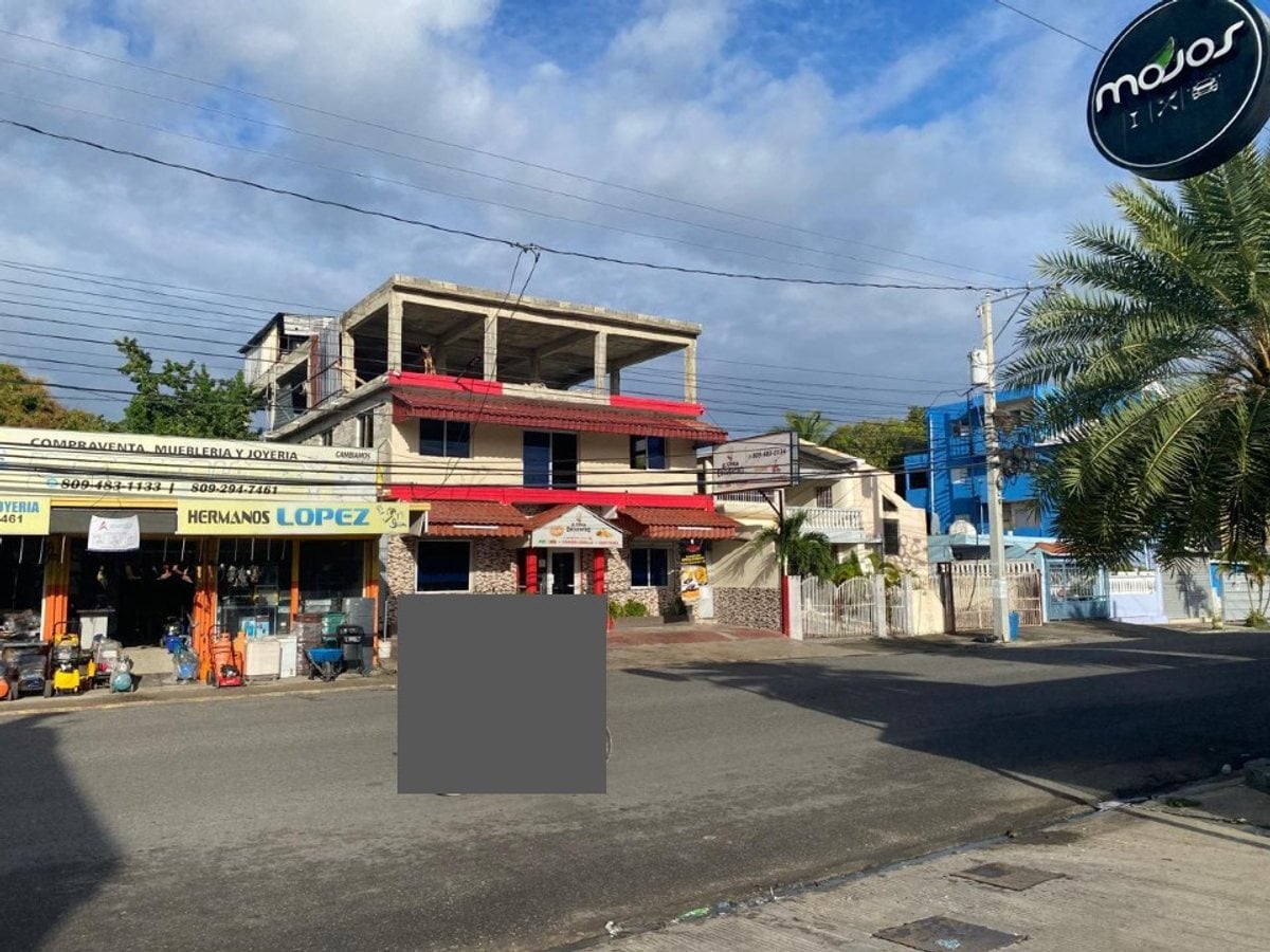 Edificio en Santo Domingo Este, Lucerna – foto 2