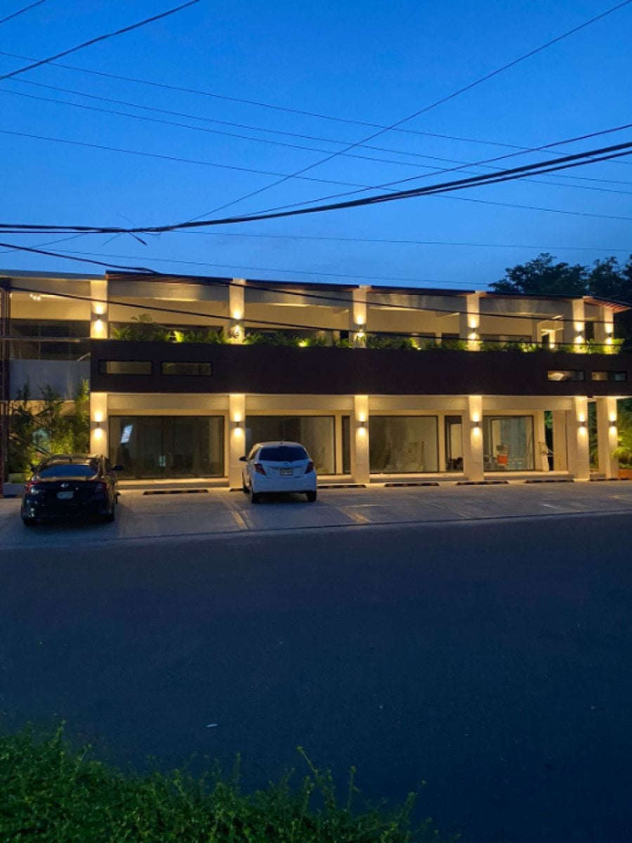 Local comercial en Arroyo Hondo – foto 1