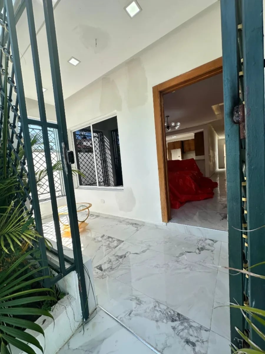 CASA EN PASEO DE LAS AMERICAS – foto 9