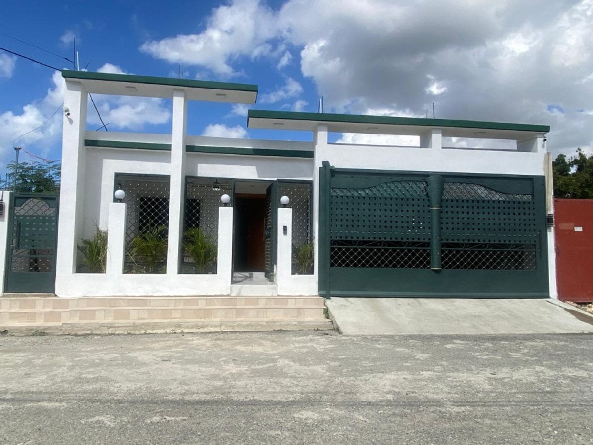 CASA EN PASEO DE LAS AMERICAS – foto 1