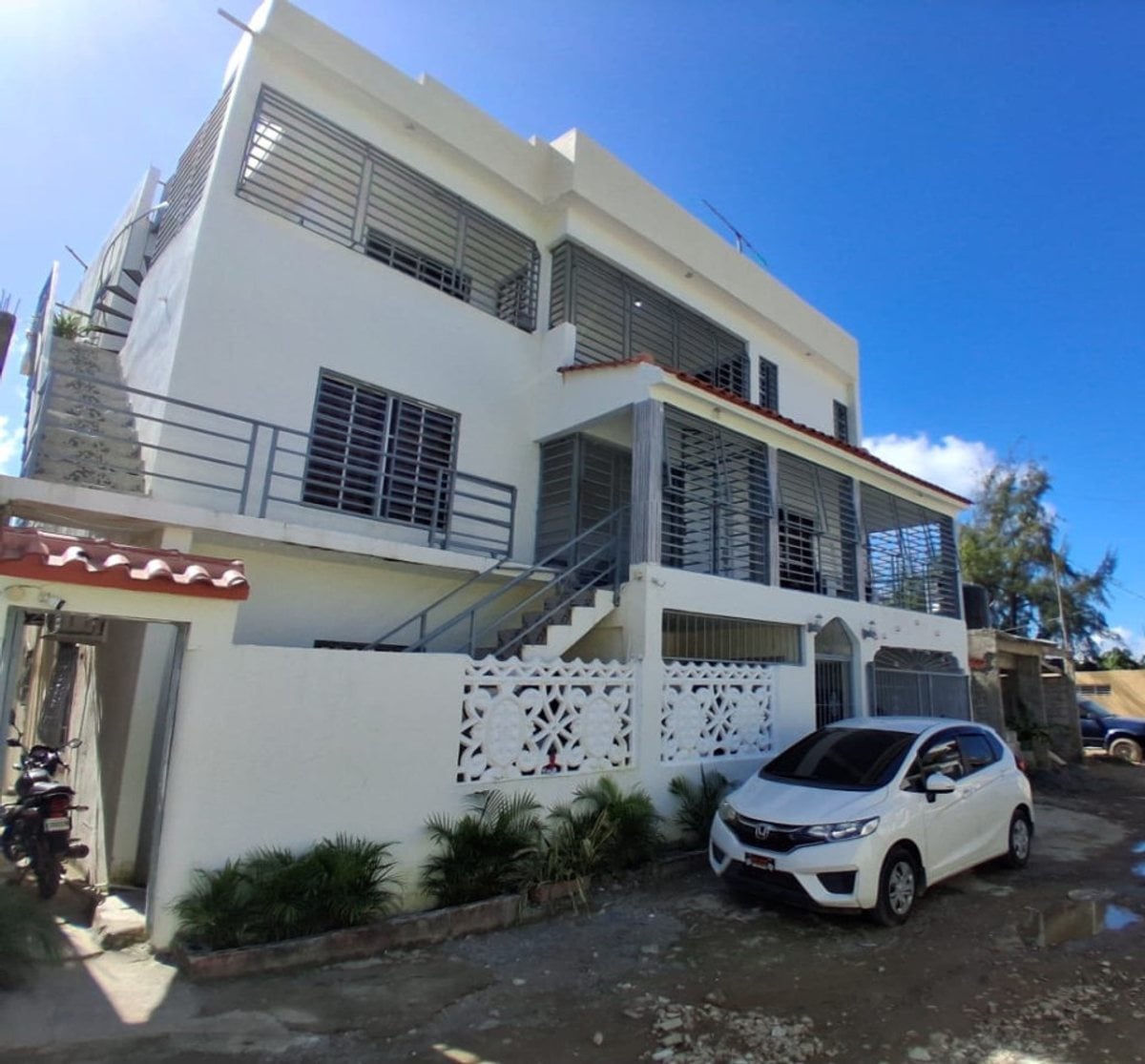 Edificio de 3 niveles Santo Domingo Este – foto 1