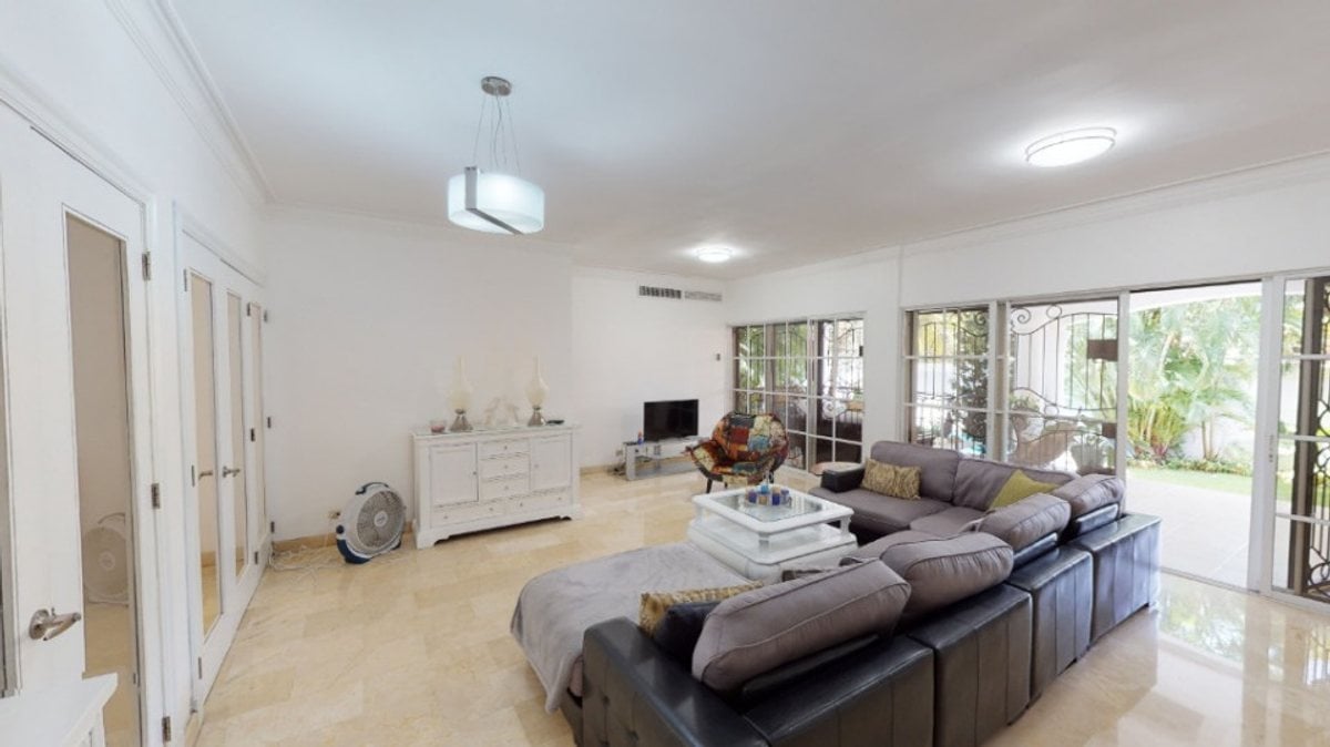 Casa de Lujo en Los Cacicazgos, Santo Domingo – foto 3