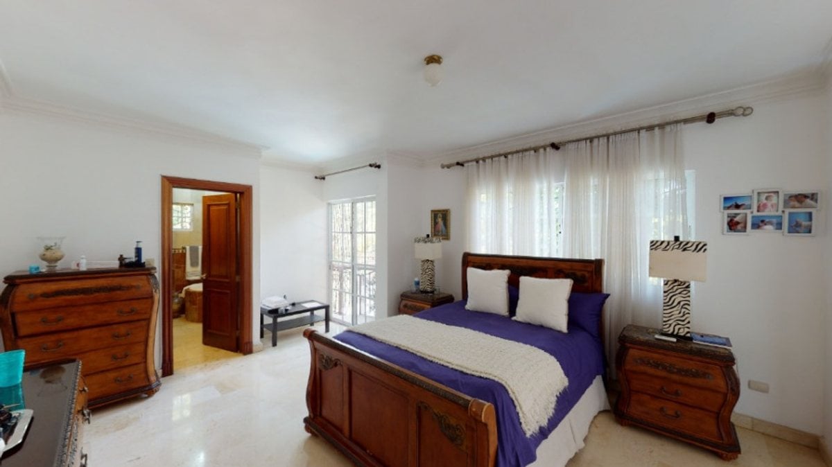 Casa de Lujo en Los Cacicazgos, Santo Domingo – foto 10
