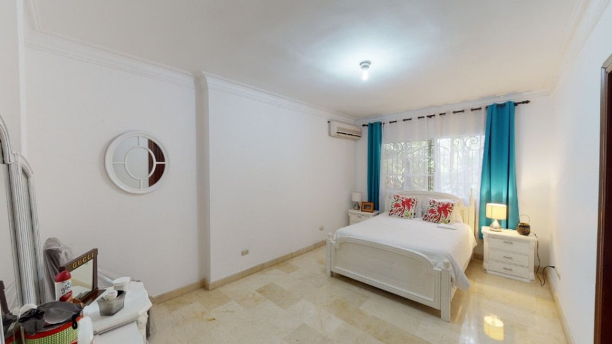 Casa de Lujo en Los Cacicazgos, Santo Domingo – foto 9