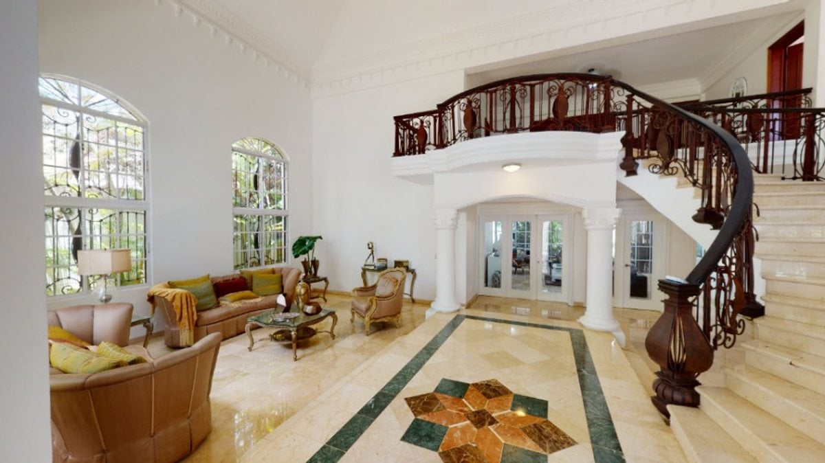 Casa de Lujo en Los Cacicazgos, Santo Domingo – foto 2