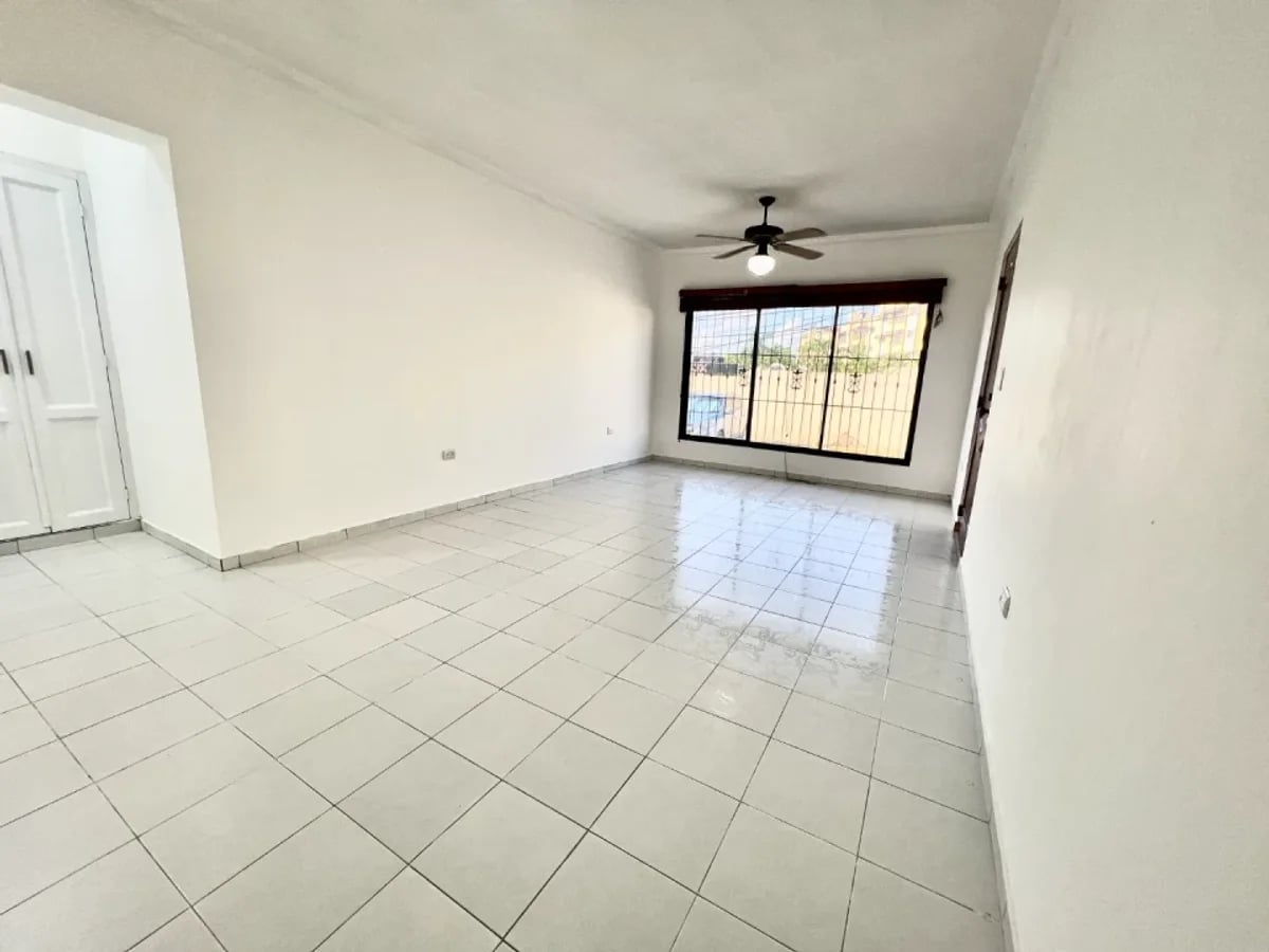 Apartamento de 1 habitación con Cuarto de servicio – foto 1
