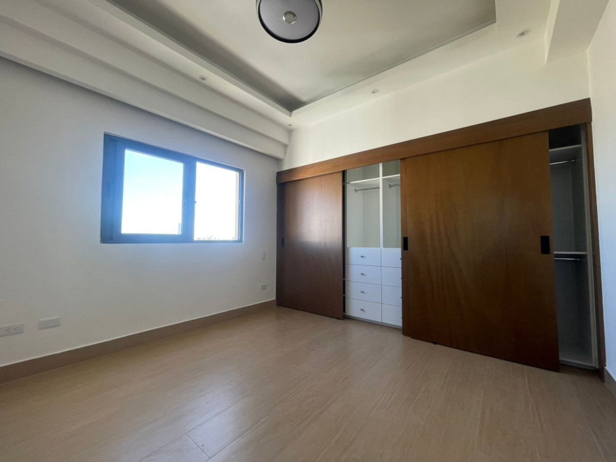 Alquiler Apartamento con Linea Blanca En Naco – foto 4