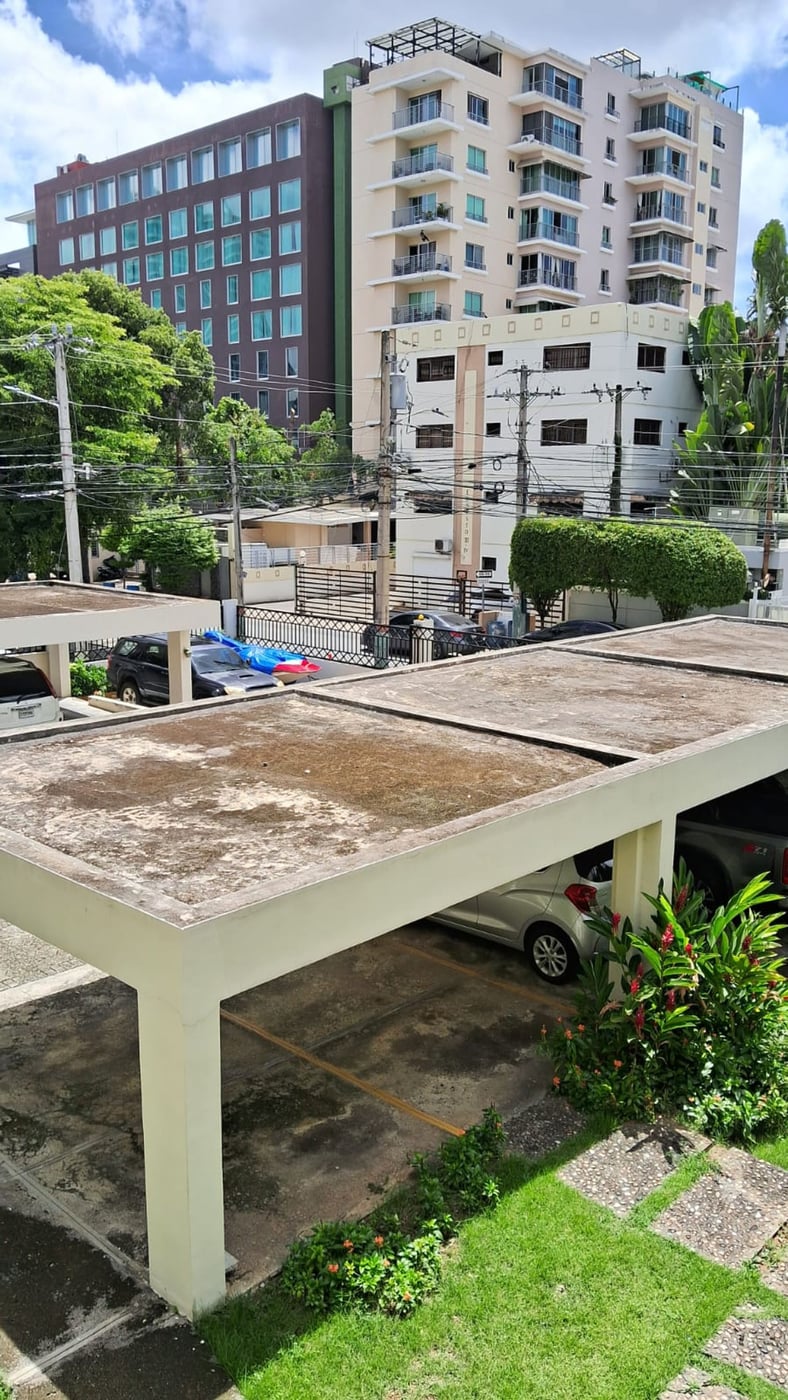 ALQUILER Apartamento 2h Piantini en un 2do nivel – foto 2