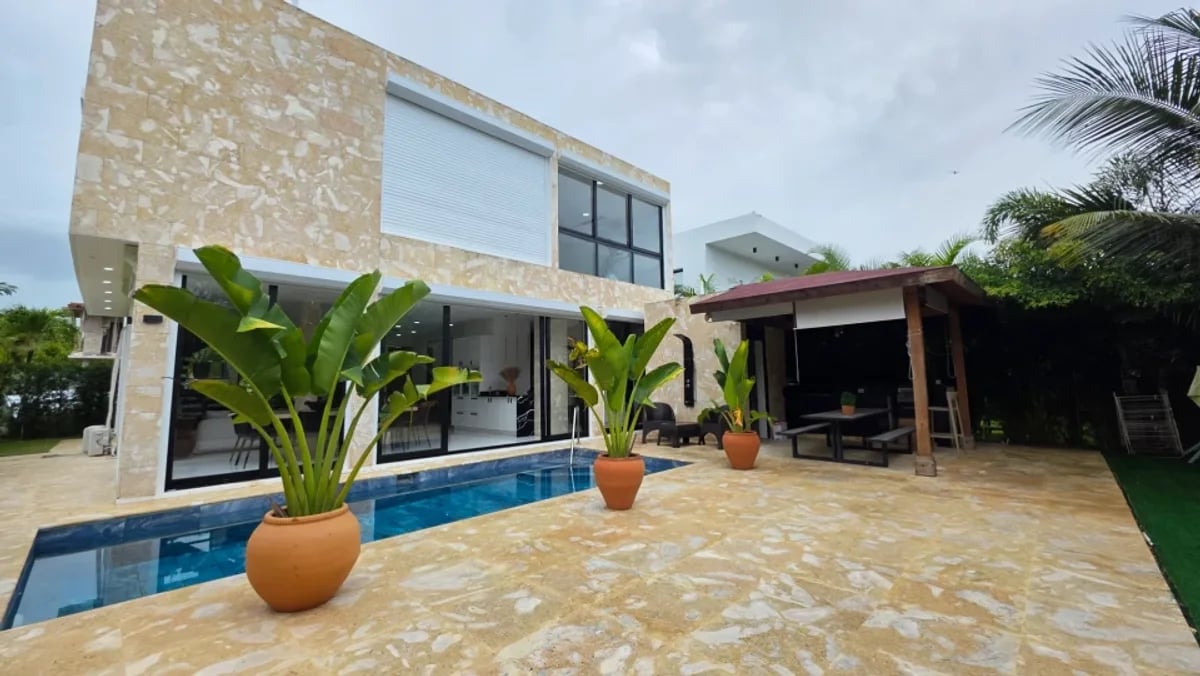 VILLA EN VENTA EN PLAYA NUEVA ROMANA – foto 1