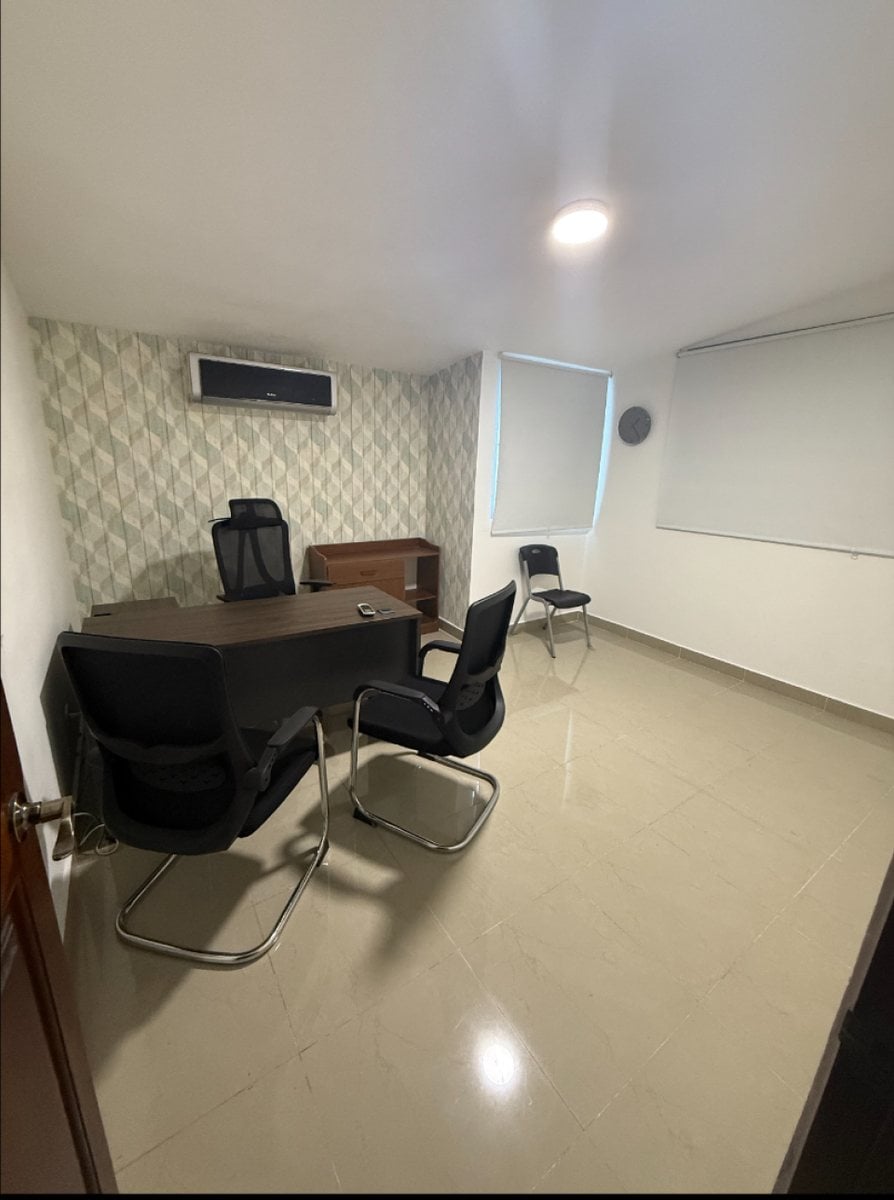 Local comercial en alquiler en Evaristo Morales – foto 1