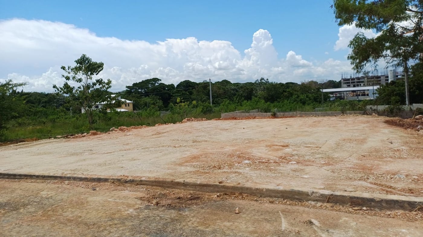 TERRENO EN VENTA AVENIDA PRESIDENTE JACOBO MAJLUTA – foto 1
