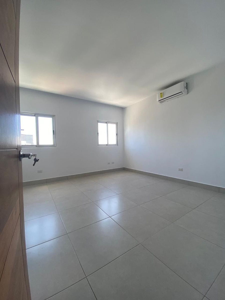 Apto 2H La Esperilla Piso 9 | Torre Moderna con Piscina – foto 8