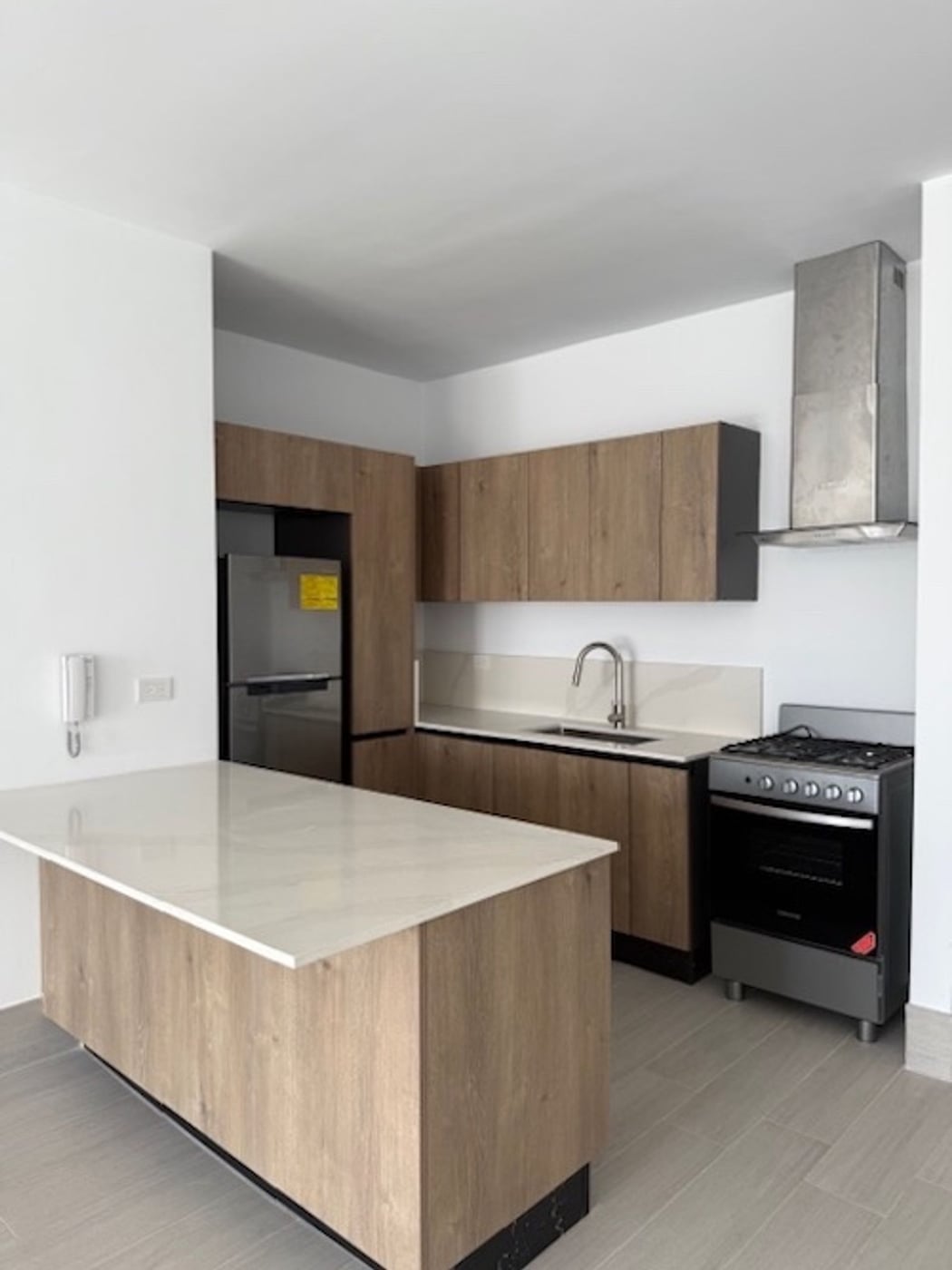 Excelente Apartamento con Línea Blanca en Piantini – foto 4