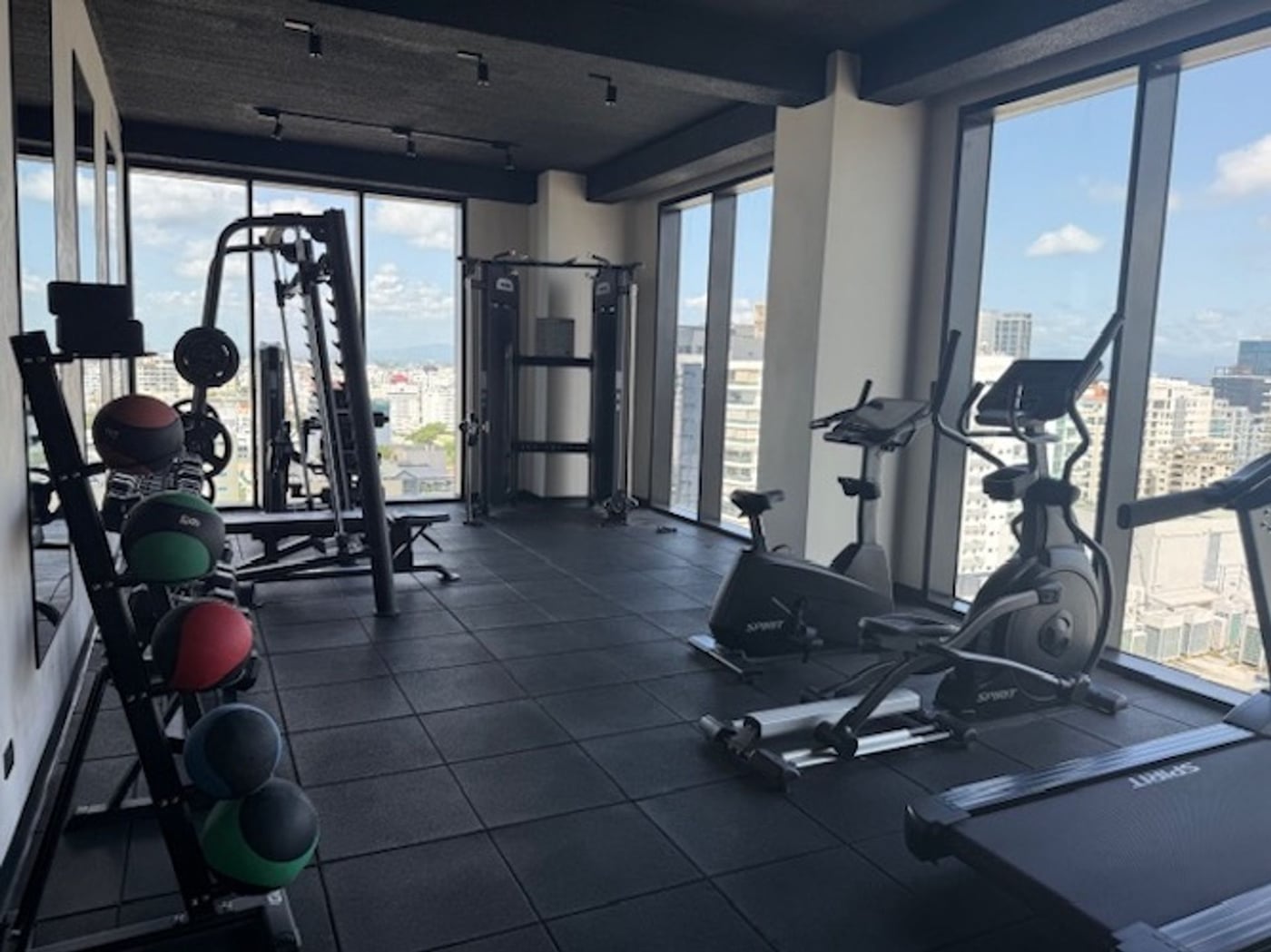 Excelente Apartamento con Línea Blanca en Piantini – foto 7