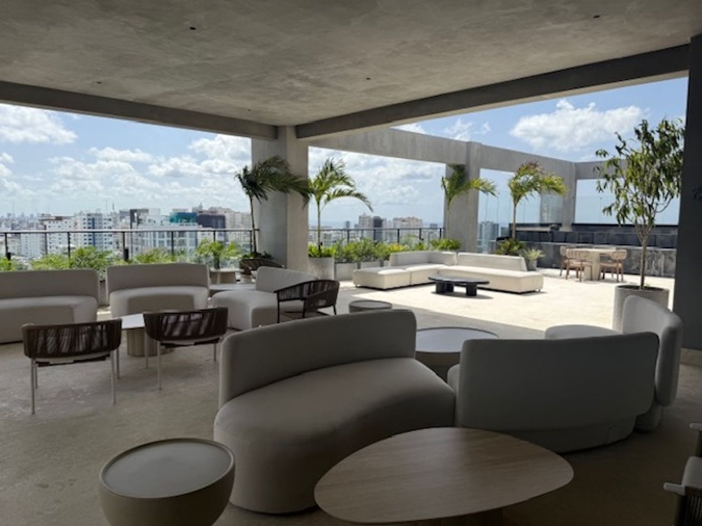 Excelente Apartamento con Línea Blanca en Piantini – foto 11