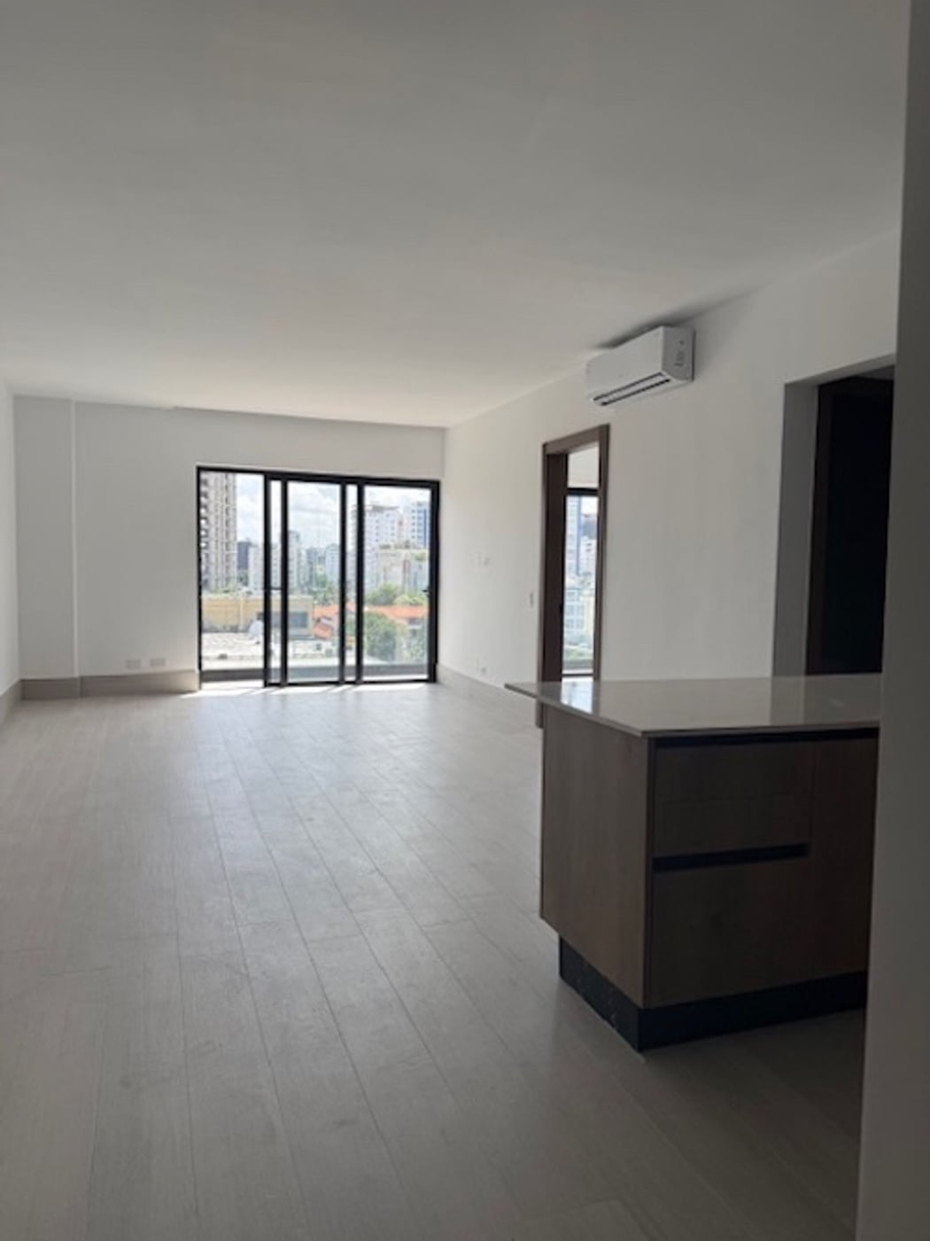Excelente Apartamento con Línea Blanca en Piantini – foto 2