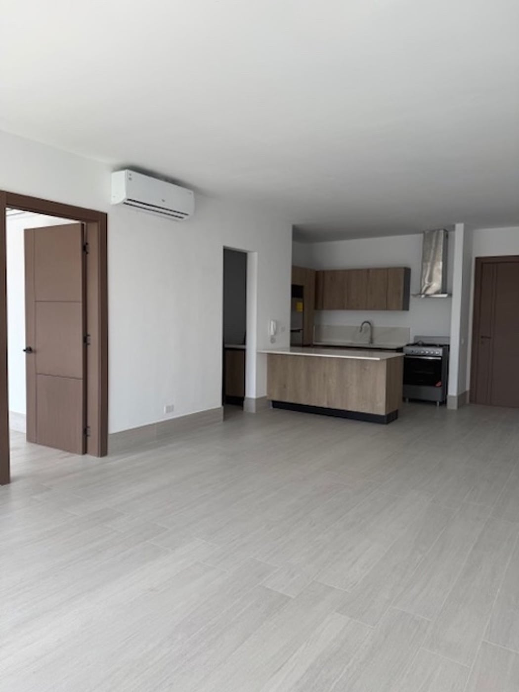 Excelente Apartamento con Línea Blanca en Piantini – foto 3